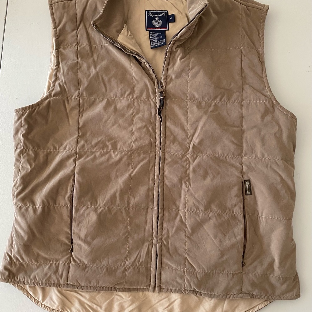 Adorable Faconnable women’s quilted vest